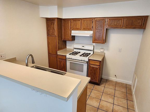 5th image of 15236 Lincoln St