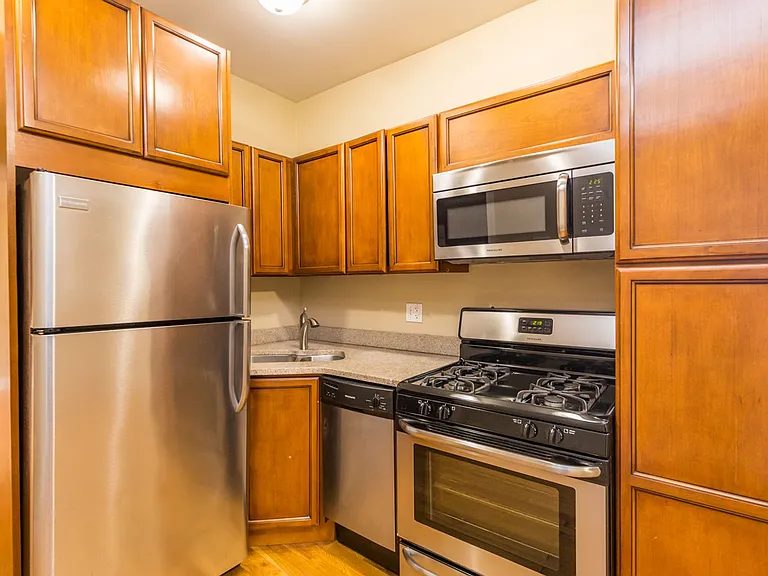 37 SQUARE APARTMENTS — Photo 9