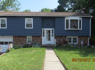 1 Riverview Ter, West Haven, CT 06516