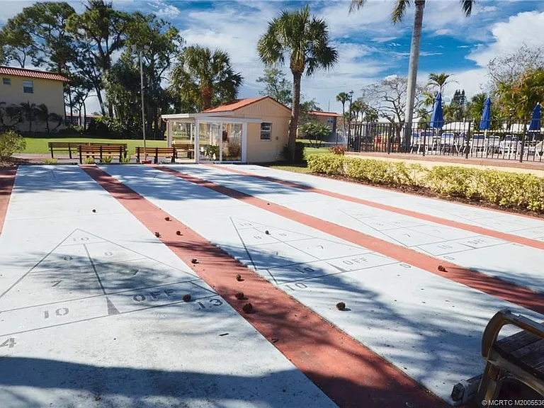 1963 SW Palm City Rd #F — Photo 8