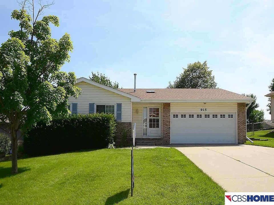 1st image of 915 Haverford Dr