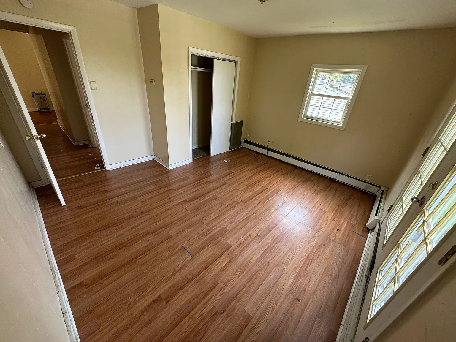 4 bed, $2,100 — Photo 3