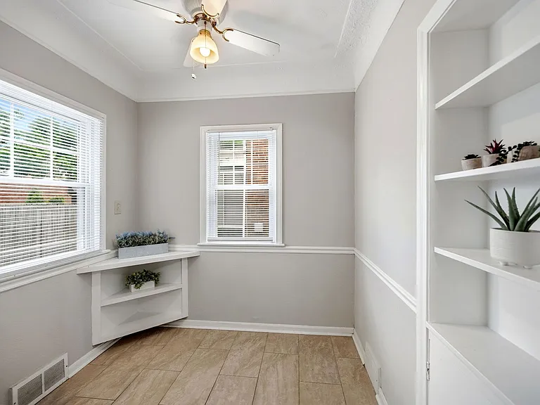 3889 Grenville Rd — Photo 13