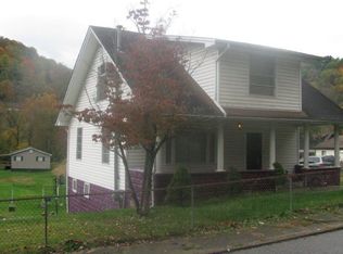 1907 Harvey Rd, Huntington, WV 25701