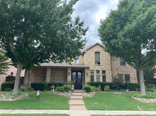 8013 Sutherland Ln, Plano, TX 75025