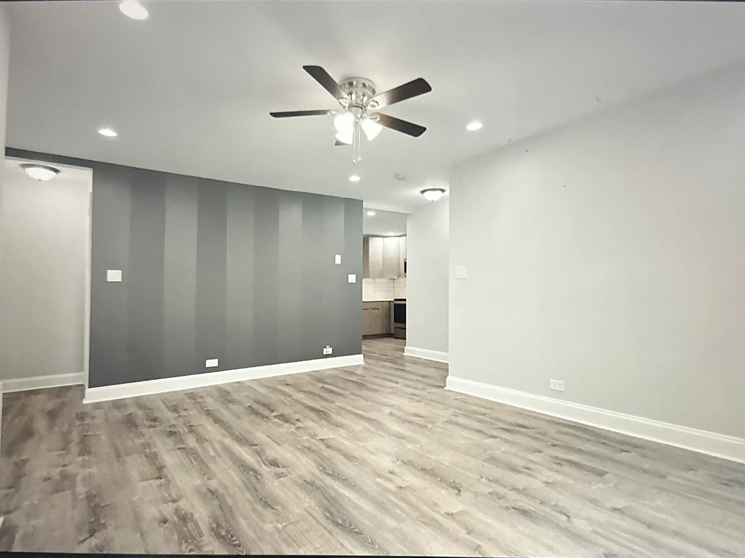 3 bed, 980 sqft, $3,000 — Photo 3