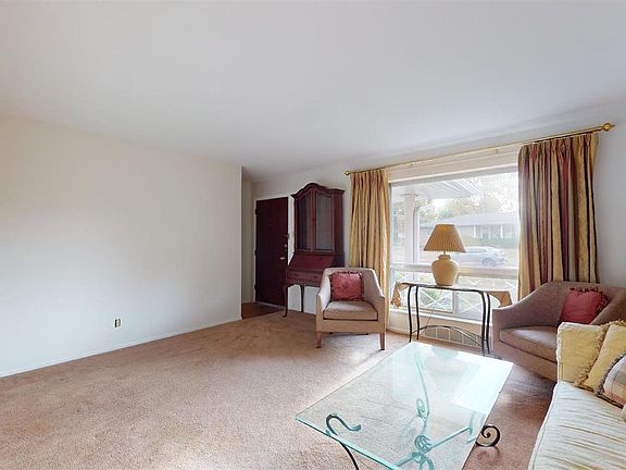 5th image of 2631 Wessex Dr