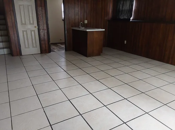 4108 S Crackerneck Rd, Independence, MO 64055