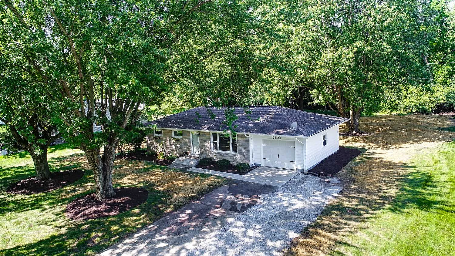 5527 Meadowbrook Dr photo 1