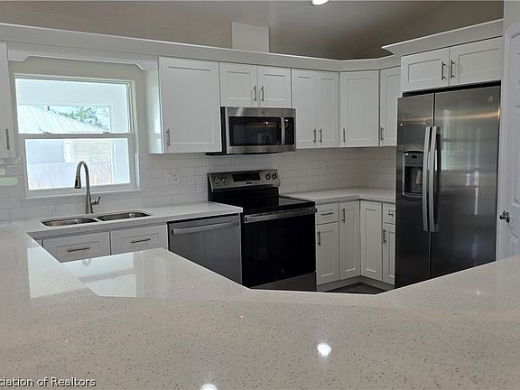 5th image of 307 Howey Rd