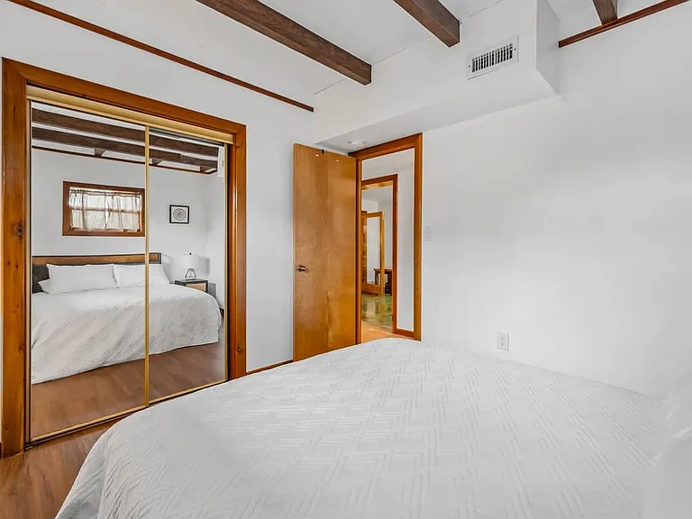485 N Shore Dr — Photo 17