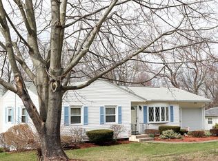 70 Valleyview Dr, Hampden, MA 01036