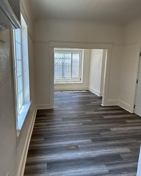 1st image of 537 E Oak St APT 1