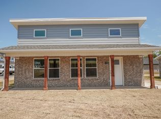 736 N Honey Locust Bnd, Fayetteville, AR 72704