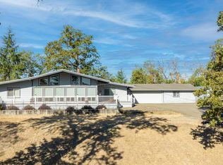 237 Country Ln, Roseburg, OR 97471