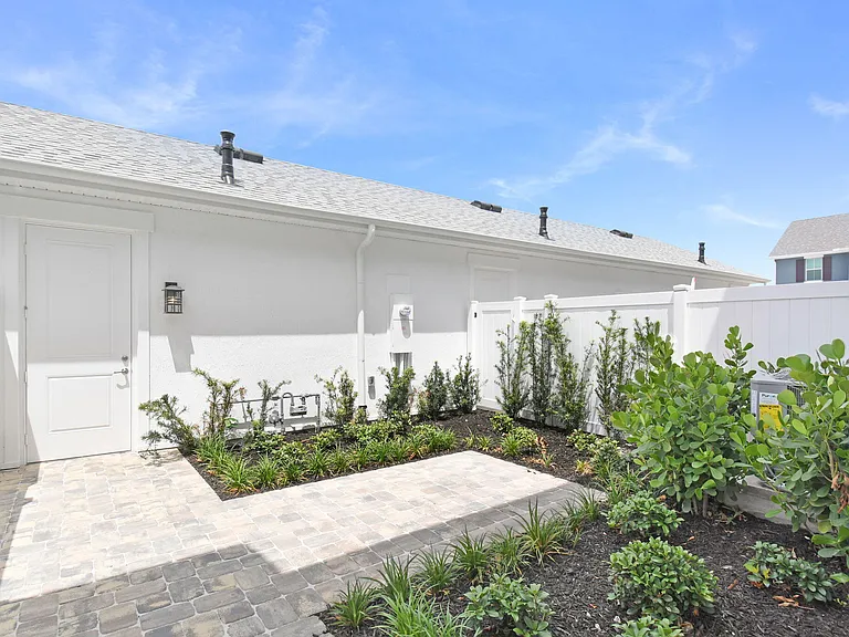 855 SW Heirloom Walk — Photo 17