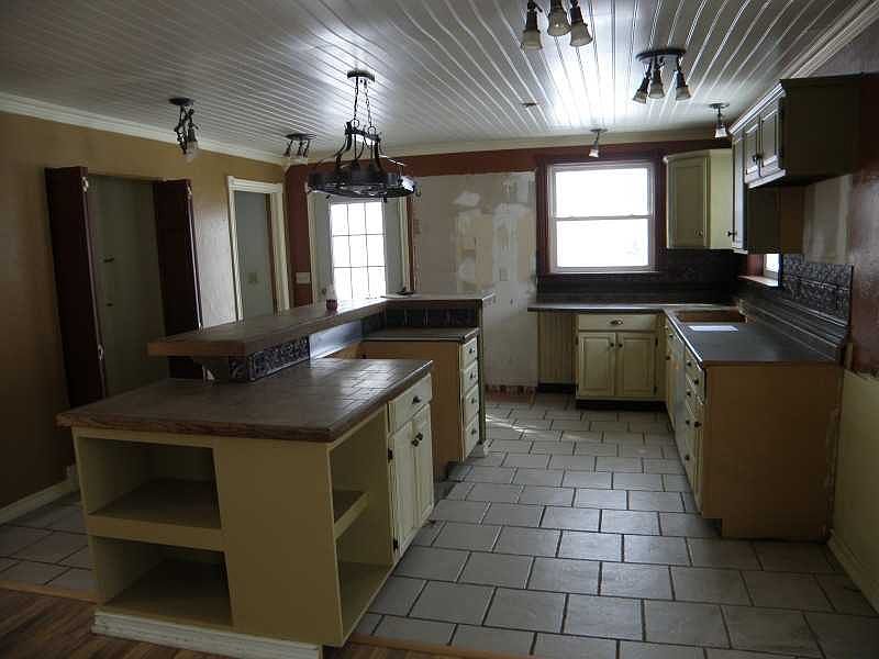 1st image of 10004 Peach St