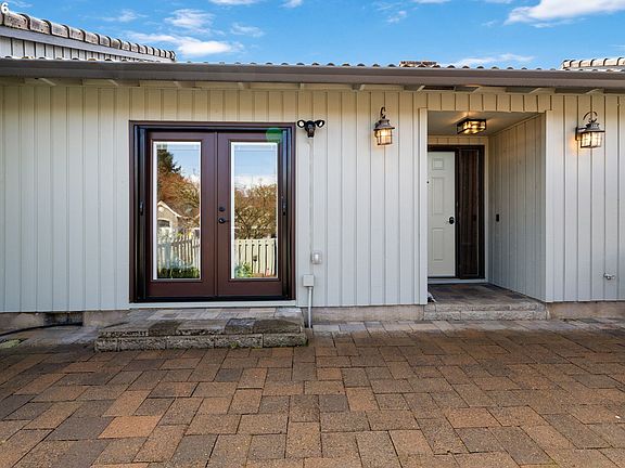 5th image of 6275 Club House Cir