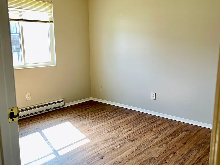 5476 Southgate Blvd — Photo 25