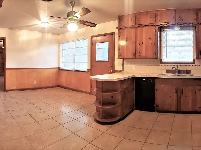 5305 Ammons St — Photo 6