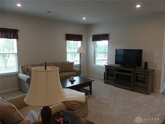4th image of 2095 Schmidt Dr