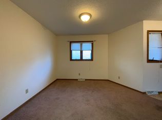 475 Foxfire Dr, Columbia, MO 65201