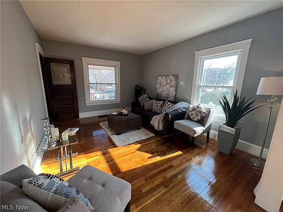 4th image of 1346 W 112th St