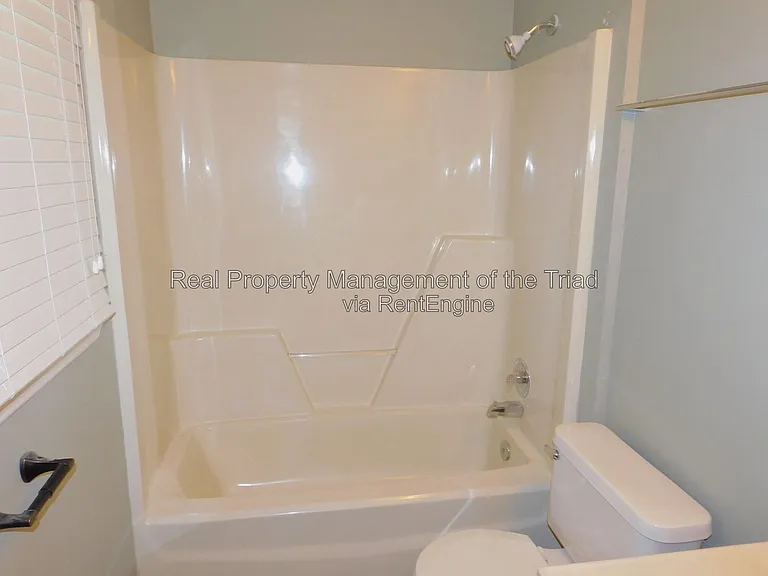 12 Cedar Knoll Dr — Photo 16