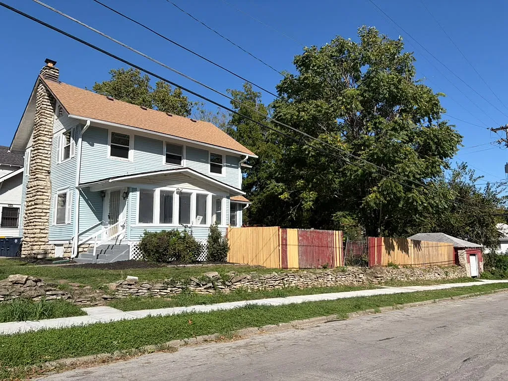 4 bed, 2.5 bath, 1700 sqft, $1,850 — Photo 3
