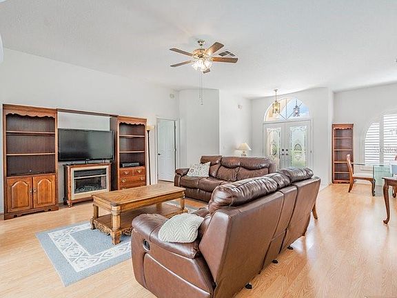 5th image of 13419 Oscar Ct