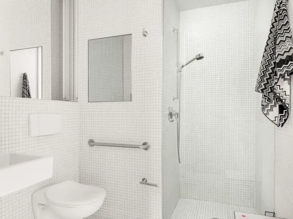 208 Vanderbilt Avenue image 12 of 14