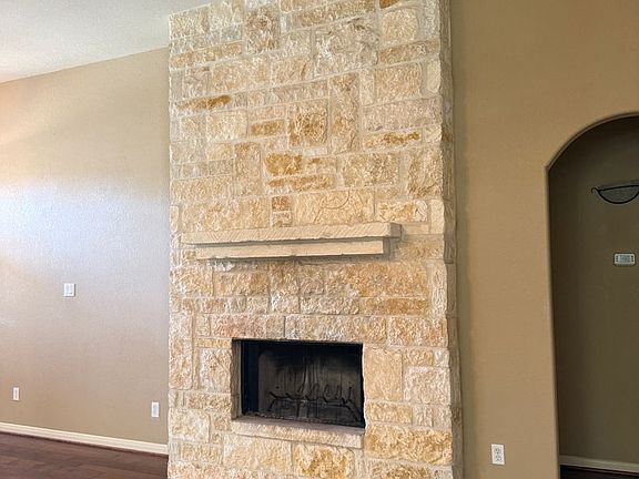 4th image of 270 Delanoy Dr