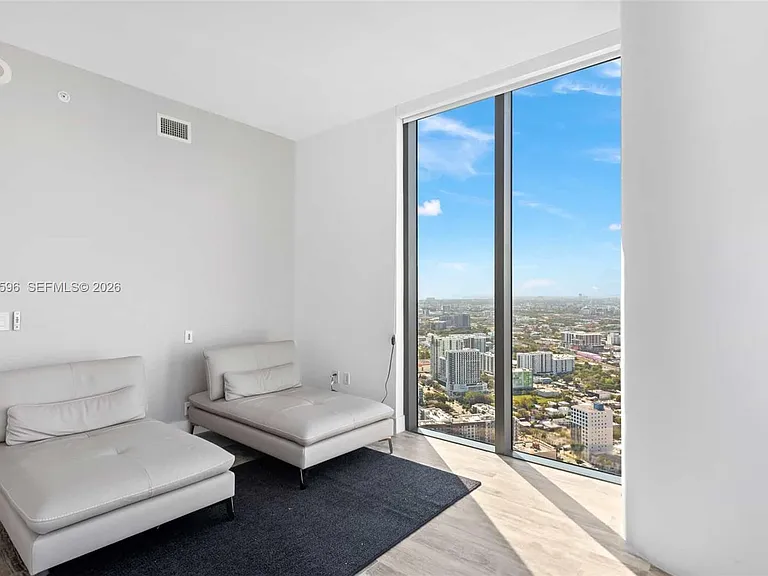 650 NE 32nd St #Penthouse 5201 — Photo 30