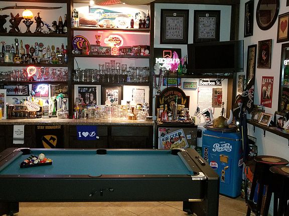 Bar / Game Room