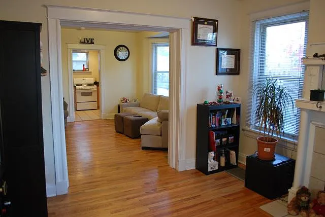 2844 Erie Ave #1 — Photo 2