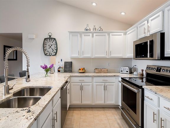 4th image of 3335 Columbine Dr Unit 908
