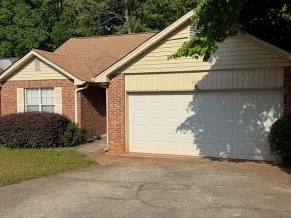 190 Oakwood Cir, Stockbridge, GA 30281
