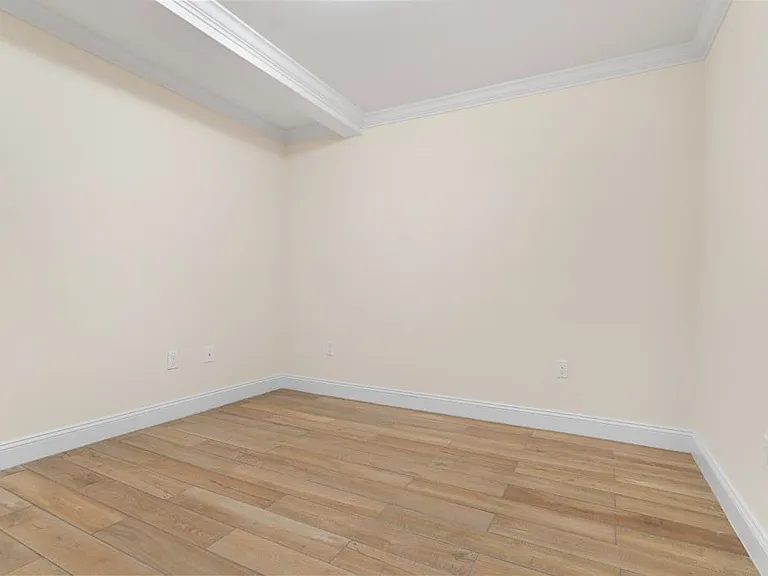 210 E 22nd St #4B — Photo 3