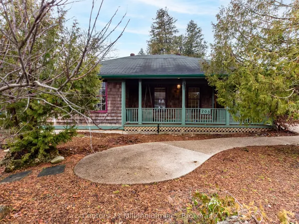 203 Summerhill Rd, Saugeen Shores, ON N0H 2L0