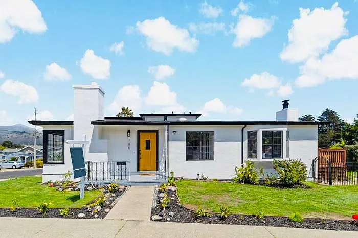 781 Camaritas Ave — Photo 3