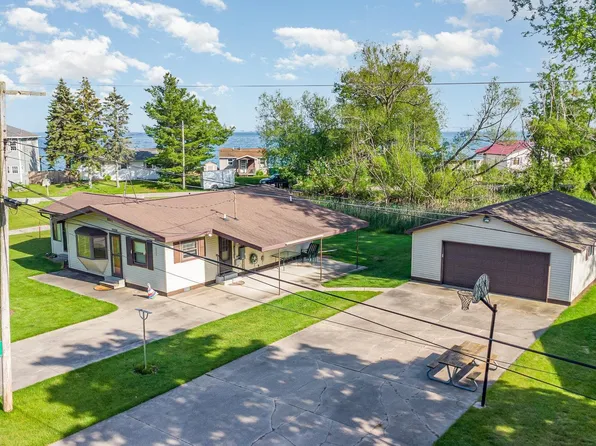 2058 Parkside St, East Tawas, MI 48730