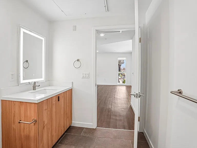 689 S Catalina — Photo 26