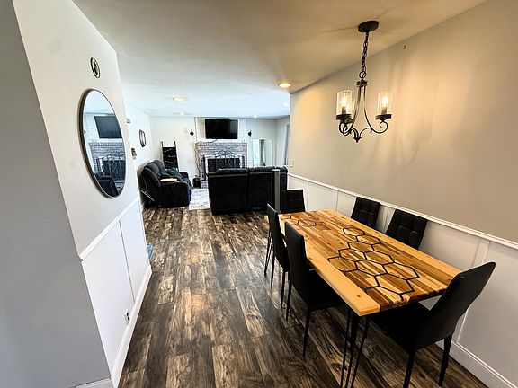 3rd image of 8 Powell Lane