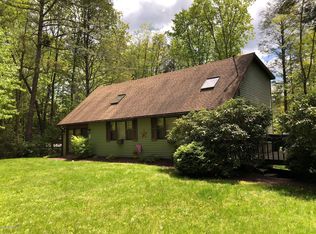 364 Lake Dr, Nesquehoning, PA 18240