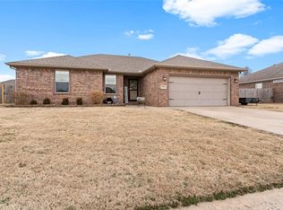 1306 Vineyard St, Pea Ridge, AR 72751