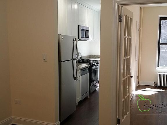 4th image of 425 W Broadway APT 5C