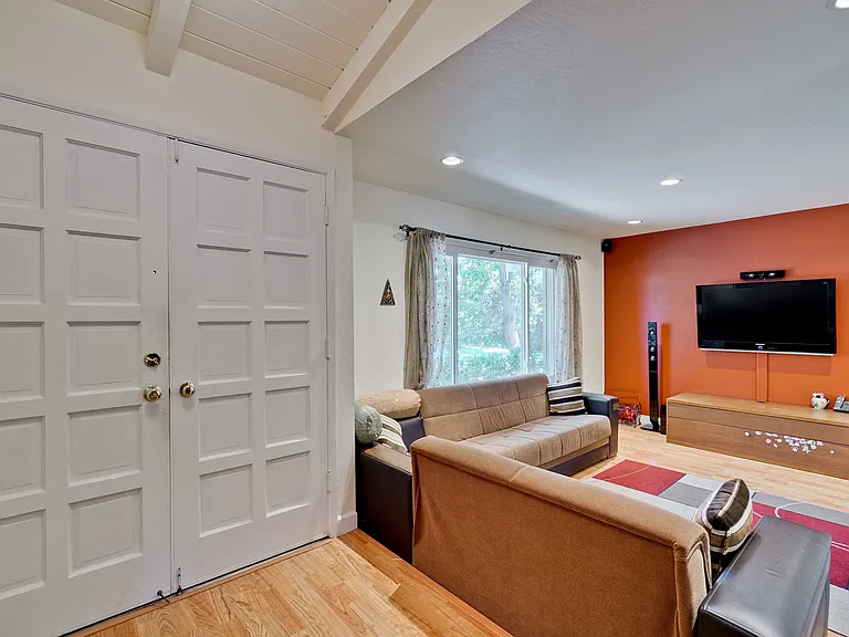 22671 Queens Oak Ct — Photo 15