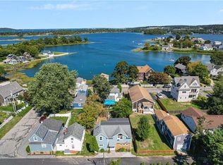 13 Oak St, Portsmouth, RI 02871