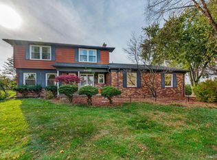 3880 McDivitt Dr, West Bloomfield, MI 48323