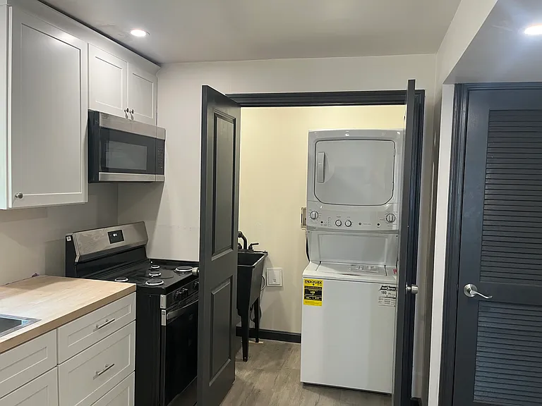 1150 Oakmont Ave — Photo 5